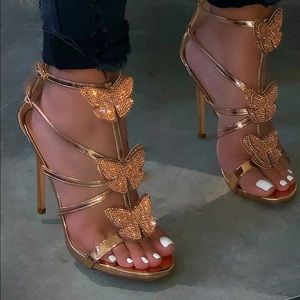 Butterfly heel